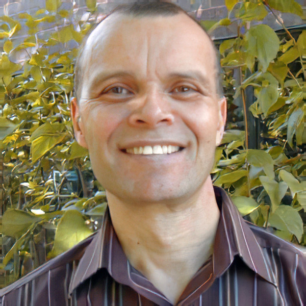 Dr. Raphael Rojasw